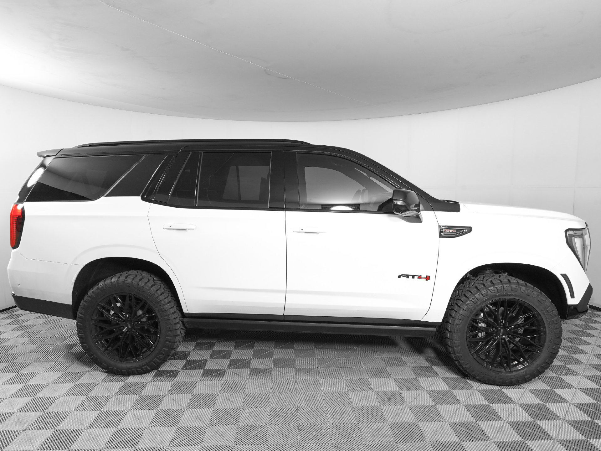 Used 2026 GMC Yukon AT4 Ultimate AWD/4WD image 5