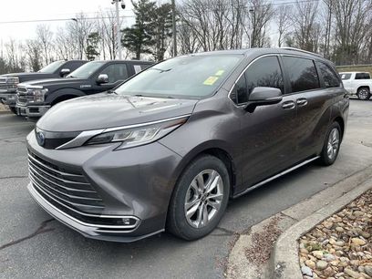 Used 2022 Toyota Sienna Limited