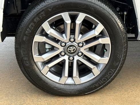 New 2026 Toyota 4Runner Limited AWD/4WD image 10
