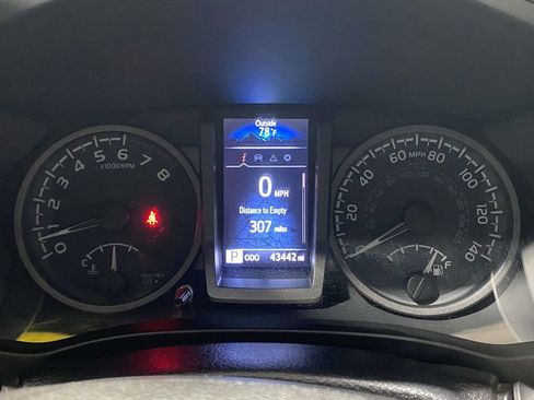 Used 2022 Toyota Tacoma TRD Sport w/ Technology Package AWD/4WD image 27