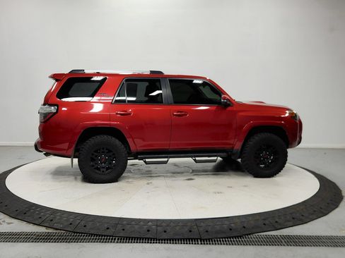 Used 2018 Toyota 4Runner TRD Off-Road Premium AWD/4WD image 9