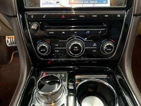 Used 2014 Jaguar XJ AWD image 16