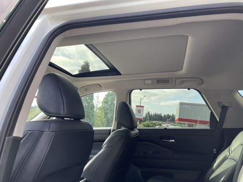 Used 2023 Nissan Pathfinder SL w/ SL Premium Package AWD/4WD image 15