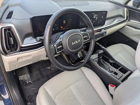 Used 2025 Kia Sorento S w/ Panoramic Sunroof Package image 10