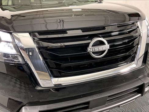 Used 2024 Nissan Pathfinder S image 39