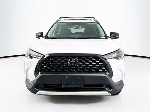 Used 2025 Toyota Corolla Cross LE FWD image 5