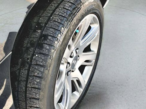 Used 2015 Cadillac Escalade ESV Premium image 32