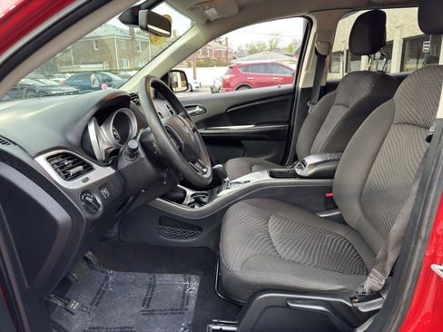 Used 2020 Dodge Journey SE w/ Blacktop Package FWD image 19
