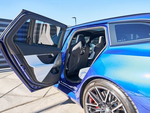 Used 2025 BMW M5 Touring image 27