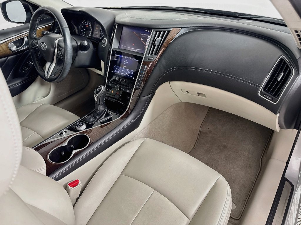 Used 2019 INFINITI Q50 Luxe w/ Essential Package (3.0T Luxe) AWD/4WD image 30