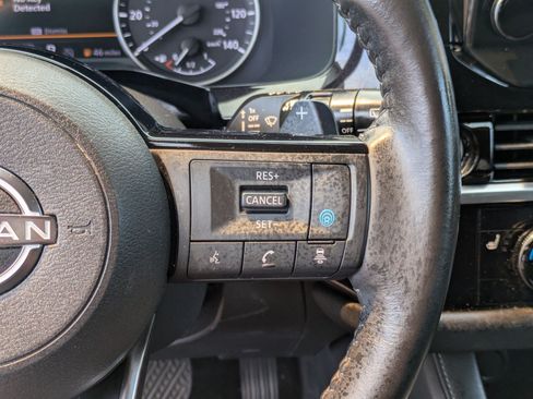 Used 2023 Nissan Pathfinder SL AWD/4WD image 20