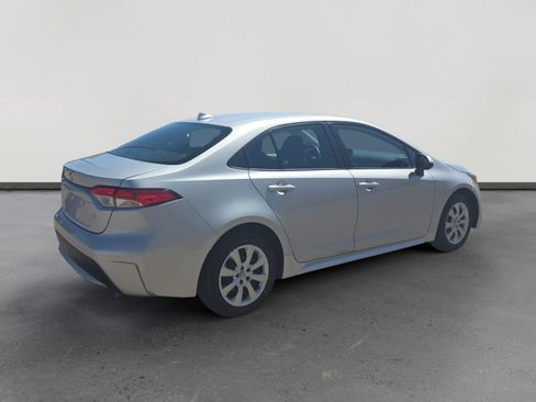 Used 2021 Toyota Corolla LE FWD image 5
