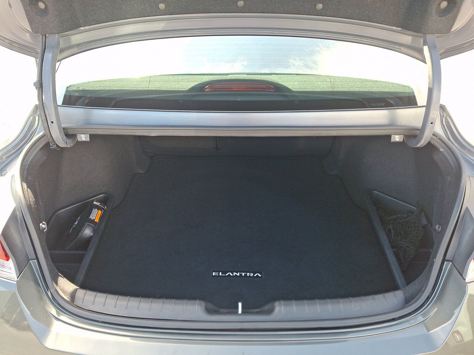 Certified 2024 Hyundai Elantra SEL w/ Convenience Package FWD image 31