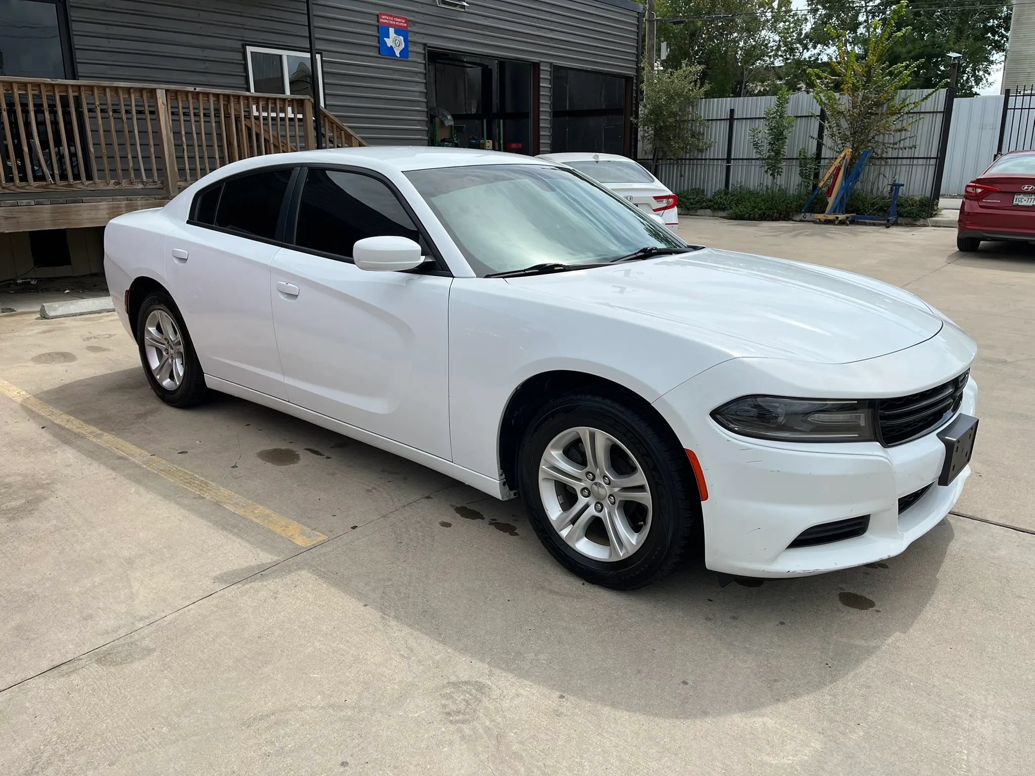 Used 2019 Dodge Charger SXT RWD image 11