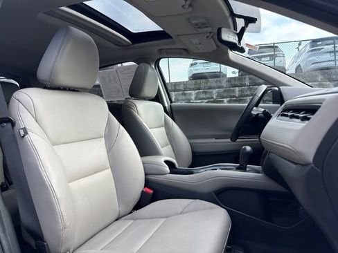 Used 2018 Honda HR-V EX-L image 11