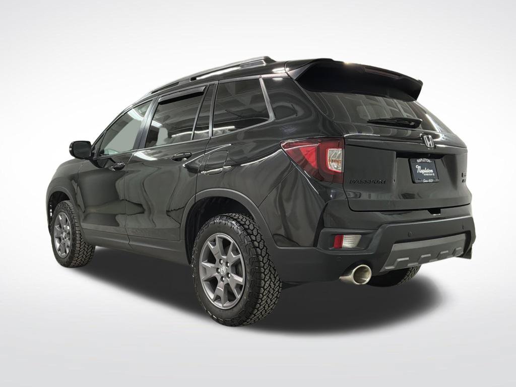 Certified 2024 Honda Passport TrailSport image 2