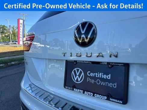Certified 2023 Volkswagen Tiguan SE w/ Panoramic Sunroof Package AWD/4WD image 9