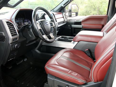 Used 2019 Ford F250 Platinum w/ Platinum Ultimate Package image 23