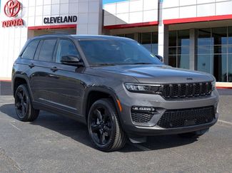 Used 2025 Jeep Grand Cherokee Limited w/ Luxury Tech Group II video 1