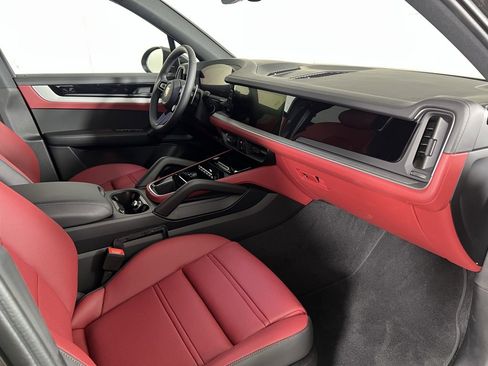 Certified 2026 Porsche Cayenne image 19