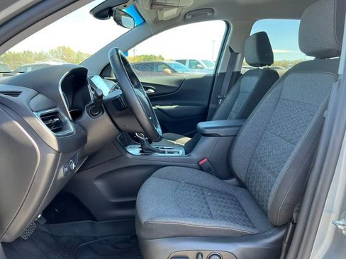 Certified 2024 Chevrolet Equinox LT FWD image 3