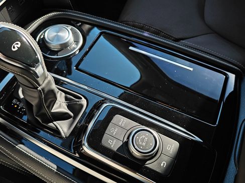 Used 2022 INFINITI QX80 Sensory w/ All-Season Package image 44