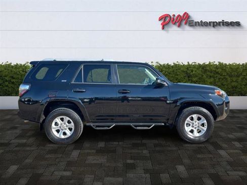 Used 2018 Toyota 4Runner SR5 image 8