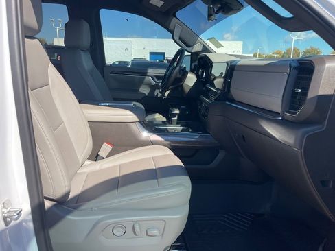 Used 2022 Chevrolet Silverado 1500 LTZ w/ Technology Package image 13