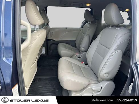 Used 2020 Toyota Sienna XLE image 17