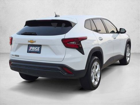 Used 2024 Chevrolet Trax LS w/ LS Convenience Package FWD image 5