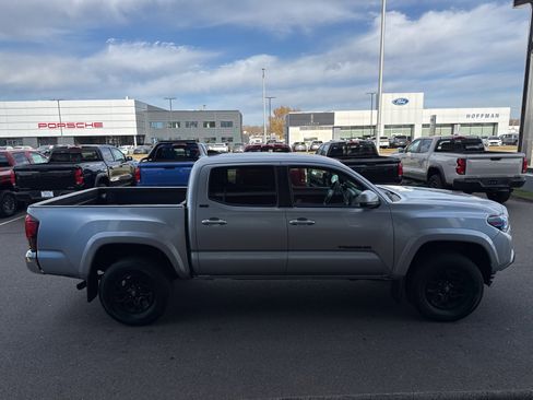 Used 2022 Toyota Tacoma 4x4 Double Cab image 5