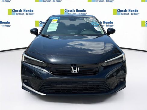 Used 2024 Honda Civic Touring image 2