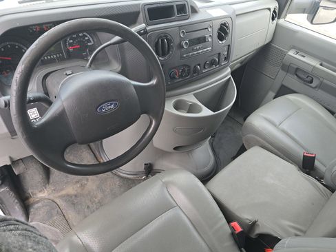 Used 2019 Ford E-350 and Econoline 350 Super Duty w/ Power Windows & Locks Group image 9