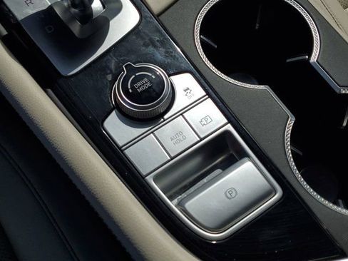 Used 2026 Genesis G70 2.5T image 26