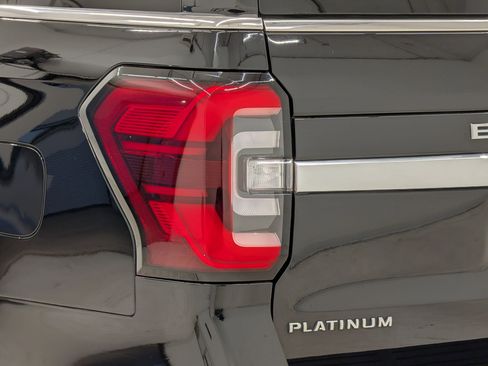 Used 2022 Ford Expedition Max Platinum image 13