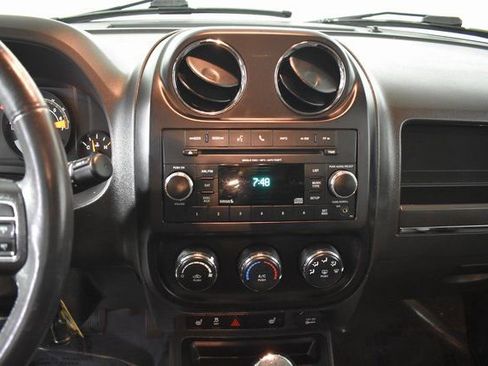 Used 2017 Jeep Patriot Latitude image 15