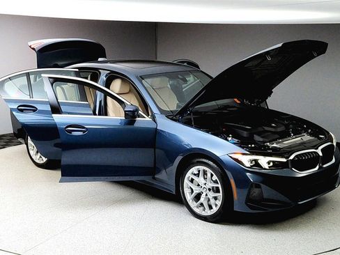 Used 2025 BMW 330i xDrive Sedan w/ Convenience Package image 17