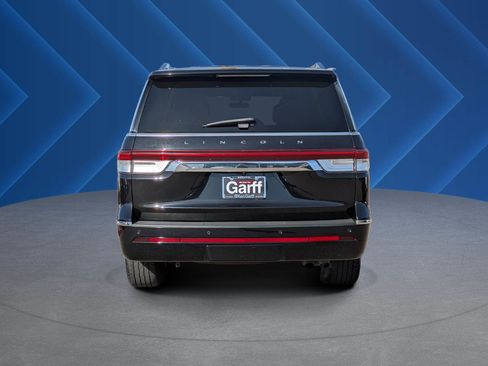 Used 2024 Lincoln Navigator L 4WD image 4