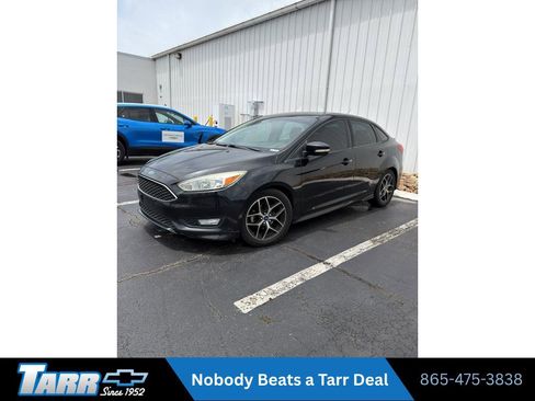 Used 2015 Ford Focus SE w/ SE Sport Package FWD image 1