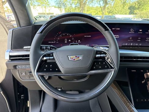 New 2026 Cadillac Escalade ESV Platinum Luxury w/ LPO, Floor Liner Package AWD/4WD image 27