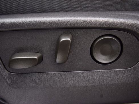 Used 2025 GMC Sierra 1500 Elevation image 27