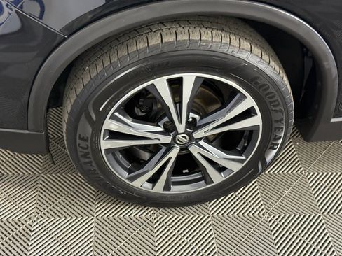 Used 2017 Nissan Rogue SL w/ SL Premium Package image 12