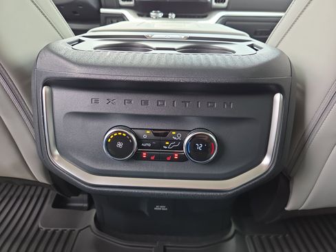 New 2026 Ford Expedition Max Platinum w/ Driver's Package image 9