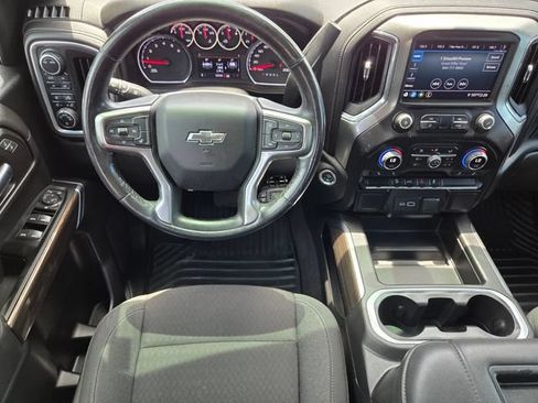 Used 2022 Chevrolet Silverado 1500 LT Trail Boss w/ Bed Protection Package AWD/4WD image 18