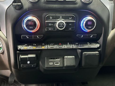 Used 2022 GMC Sierra 1500 SLT AWD/4WD image 21