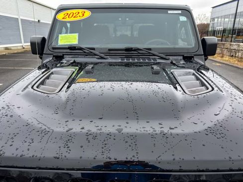 Used 2023 Jeep Gladiator Rubicon w/ Trailer Tow Package AWD/4WD image 20