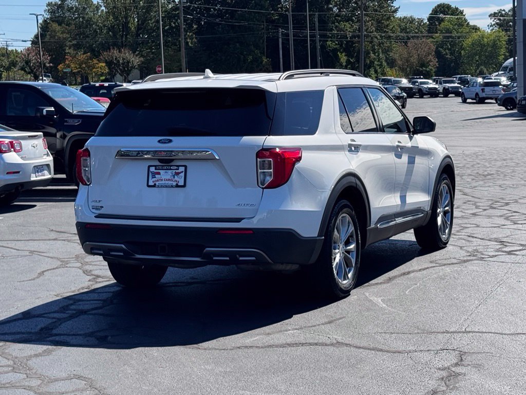 Used 2022 Ford Explorer XLT w/ Equipment Group 202A AWD/4WD image 16