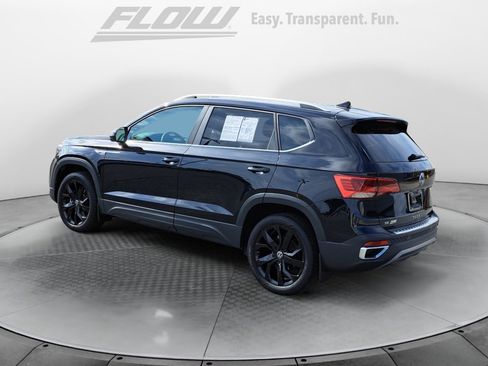 Used 2023 Volkswagen Taos SE w/ Black Wheel Package FWD image 6