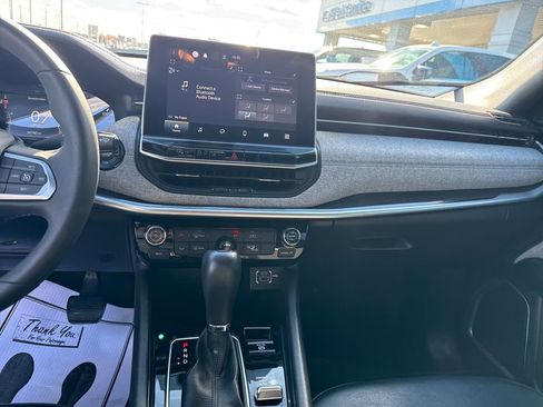 Used 2023 Jeep Compass Latitude image 20