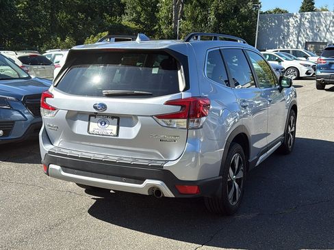 Used 2020 Subaru Forester Touring AWD/4WD image 5